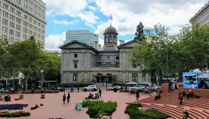 PIONEER COURTHOUSE SQUARE | Best Free Things to Do in Portland