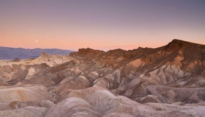 Death Valley National Park | best national parks book | best national parks in may | 9 national parks in California | waterfalls pinnacles national park | sequoia state park California | best parks in southern California | Beautiful national parks in California | Best national parks in California
