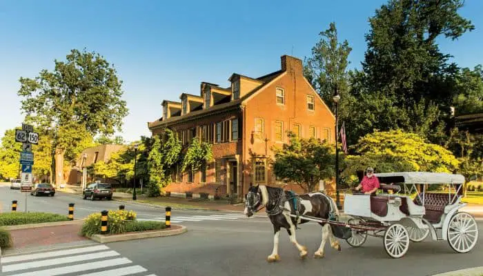 best vacation towns USA | summer vacation. | best us summer vacation | best us summer vacations | summer vacation in the us | vacation us | vacation in us | summer vacation in the us | places to travel for summer vacation | best summer vacation in the us | places to travel in the summer in the us | Best Small Towns For Summer Vacation In The USA | best small towns in the us for summer vacations