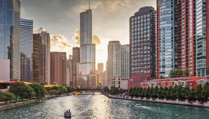Chicago | Best Places To Travel In July In The US | best places to visit in july with family | best places to visit in july for couples | best cities to visit in summer | best places to travel to in July | best places to vacation in July | best beach destinations in july | best place to spend summer | best places to go on vacation in july