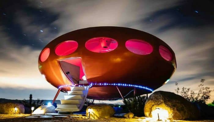 Area 55 Futuro House Joshua Tree California | Best Airbnbs in the US | Most Unique Airbnbs in the US
