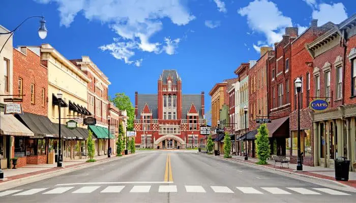 Bardstown, Kentucky | Best Small Towns For Summer Vacation In The USA | best small towns in the us for summer vacations 