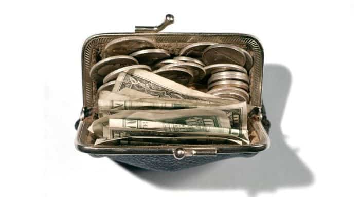 Keep Small Bills Handy | Smart Ways to Carry Money While Traveling
